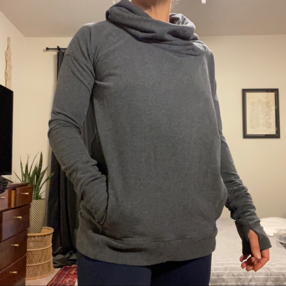 Lululemon cowl neck pull over size 8